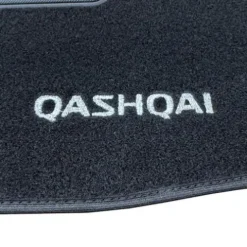 Kit 4 Tapis de sol Auto pour NISSAN QASHQAI, 2014-2021, avec sigle QASHQAI, moquette noire, avec CLIPS, Neuf