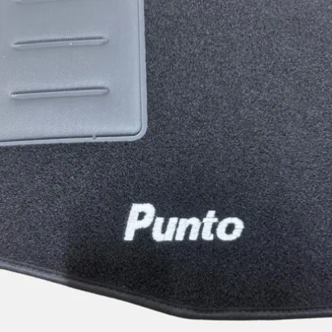 Kit 4 Tapis de sol Auto pour FIAT GRANDE PUNTO 2005-2012 avec sigle PUNTO, moquette noire, sans CLIPS, Neuf